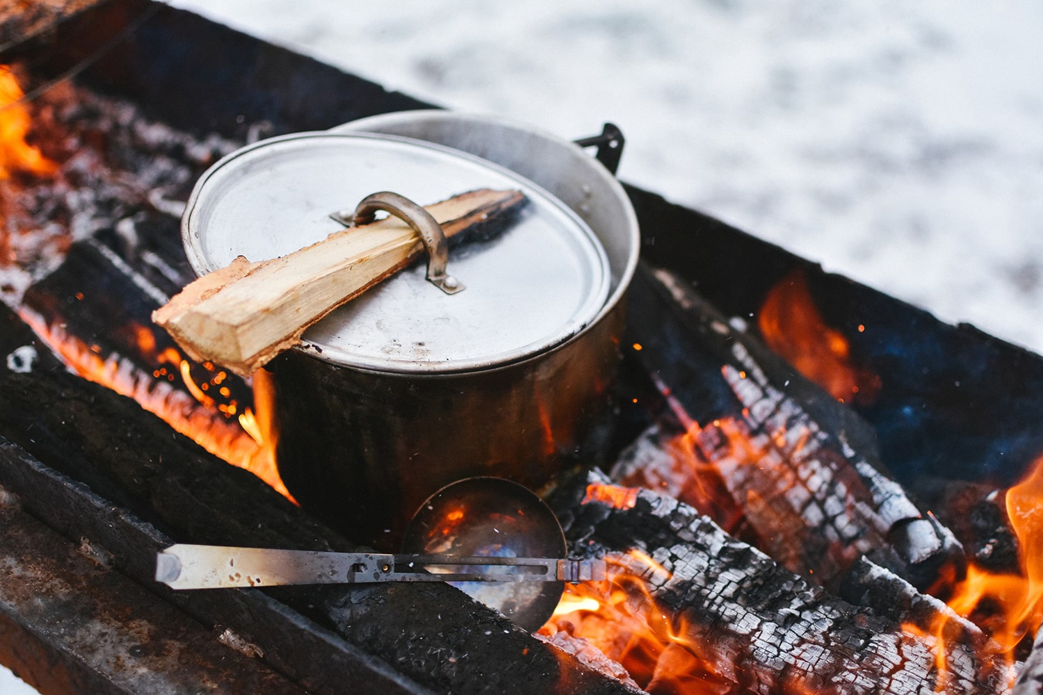  Lodge Cast Iron Cook-It-All Kit. Five-Piece Cast Iron Set  includes a Reversible Grill/Griddle 14 Inch, 6.8 Quart Bottom/Wok, Two  Heavy Duty Handles, and a Tips & Tricks Booklet. & Fire and